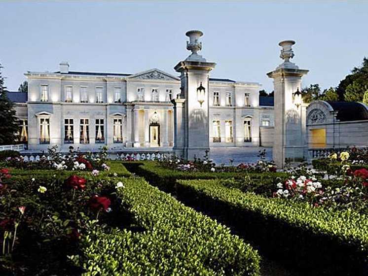 The Fleur de Lys Mansion