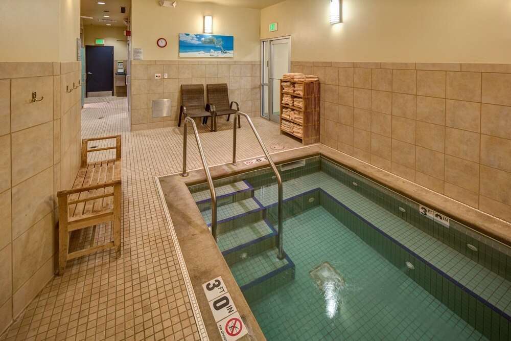 Hot Tub Summit-1 (1)