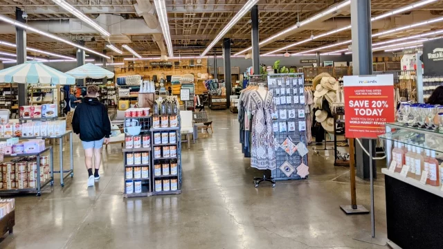 WORLD MARKET2