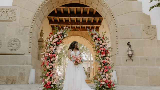 kiss and say i do