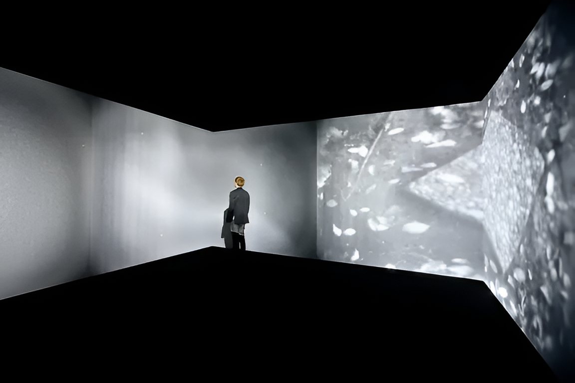 Alvarez Gallery I